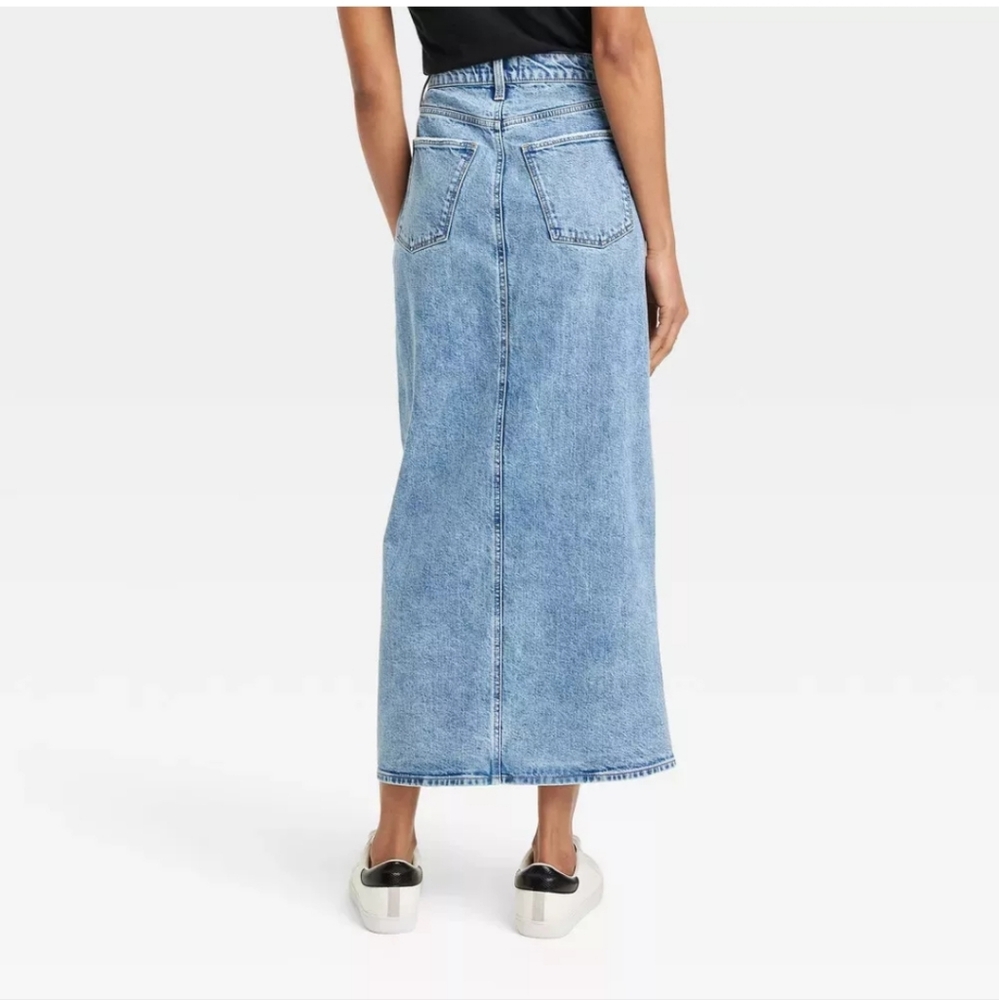 Universal Thread Woman's Medium Wash Denim Maxi Skirt ~ Blue - Picture 2 of 13